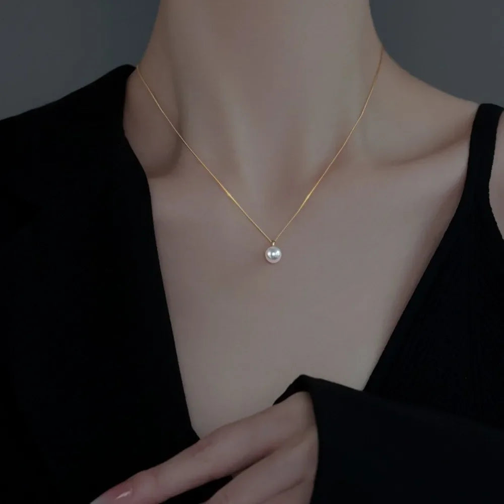 Elegant Pearl Pendant Necklace