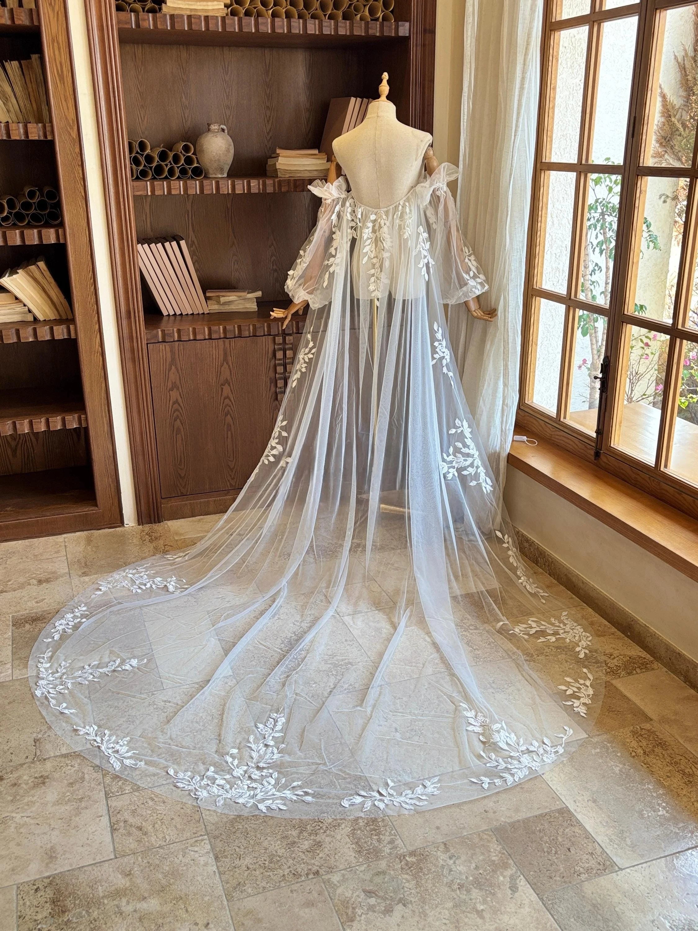 Leaf Lace Long-Sleeve Bridal Cape - Elegant Ivory Tulle Wedding Shawl with Train and Detachable Sleeve Wrap Cape Shawl Wrap