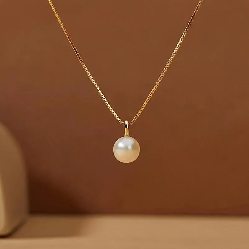 Elegant Pearl Pendant Necklace