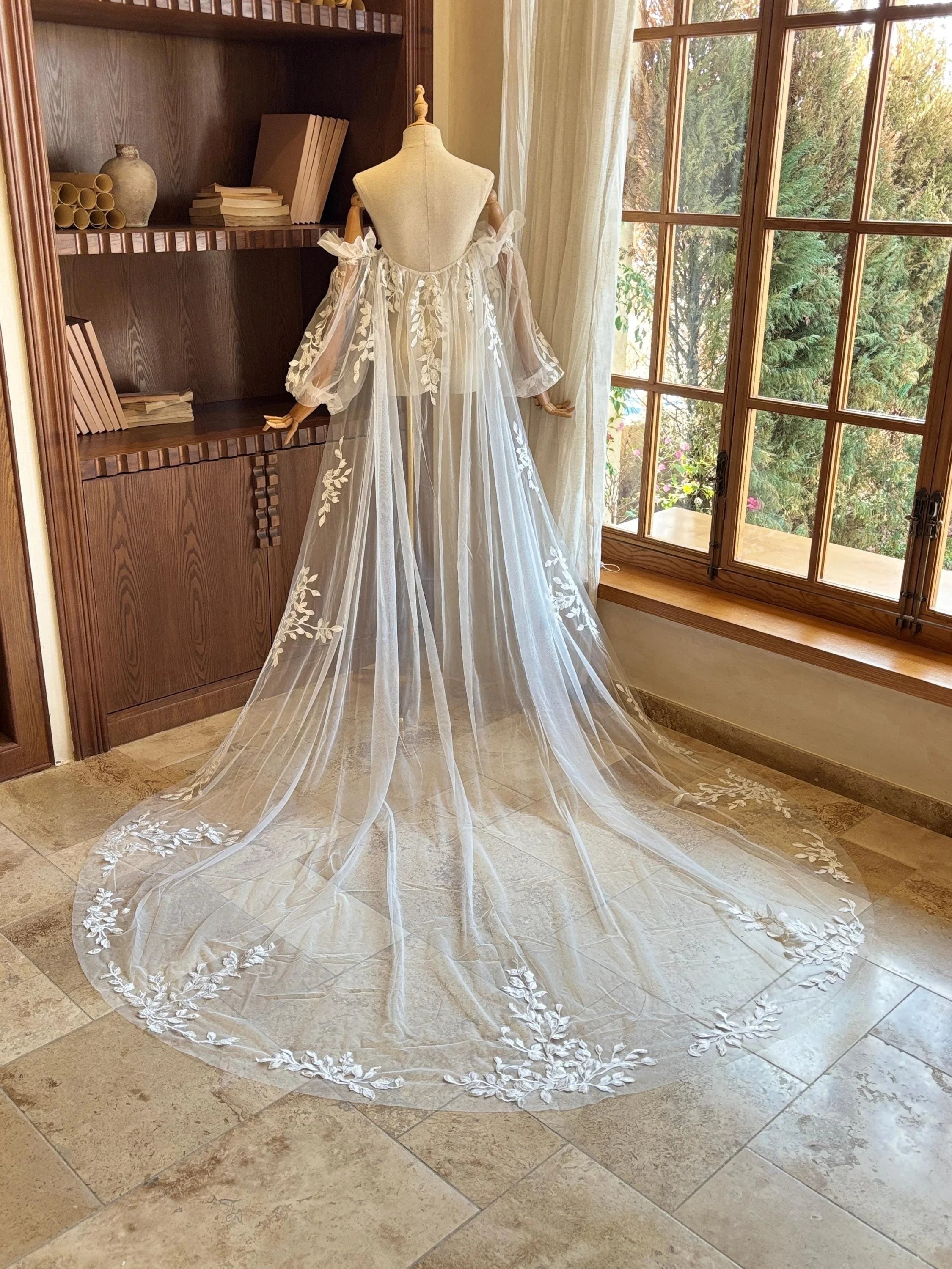 Leaf Lace Long-Sleeve Bridal Cape - Elegant Ivory Tulle Wedding Shawl with Train and Detachable Sleeve Wrap Cape Shawl Wrap